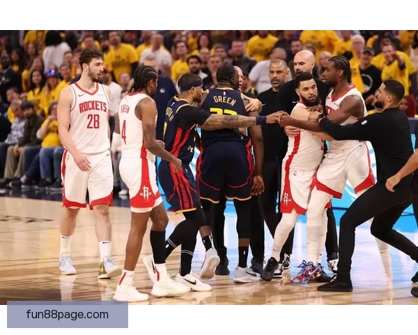 乔治生涯第30次单场至少4断4三分仅次哈登库里排名历史第三